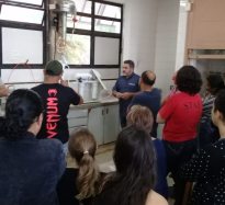 Treinamento envolve filtragem de água por osmose reversa